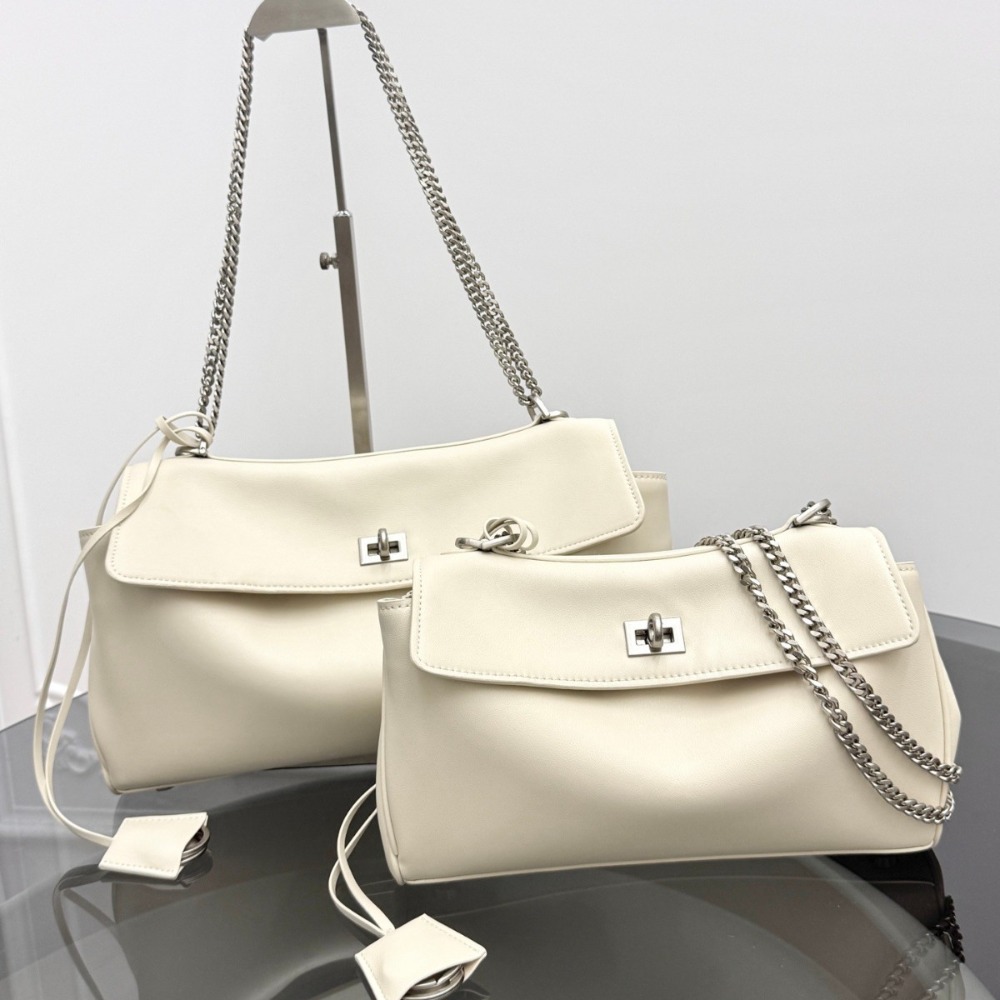 New Horizontal Cowhide Chain B - огляд і ціна Luxury Bags Old Money