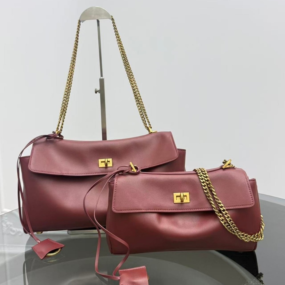 New Horizontal Cowhide Chain B - огляд і ціна Luxury Bags Old Money